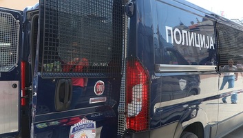 Rendőröket vettek őrizetbe egy eltussolt lövöldözés miatt - illusztráció