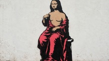 Street art alkotás hívja fel a figyelmet a mellrák túlélőire Milánóban - illusztráció