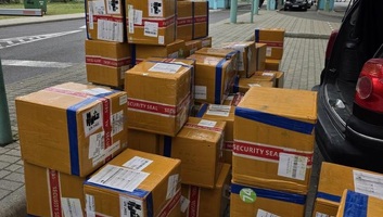 Tizennégyezer elektronikus cigarettát találtak a pénzügyőrök Röszkén - illusztráció