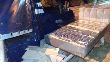 Több mint háromezer doboz cigarettát foglaltak le a bezdáni határátkelőn - illusztráció