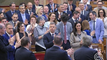 Átalakul a közmédia intézményrendszere, létrejön a Magyar Rádió és Televízió Nonprofit Zrt. és az MTI Nonprofit Zrt. - illusztráció