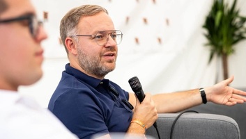 Az NVB kiadta Orbán Balázsnak Szekeres Pál EP-mandátumát - illusztráció