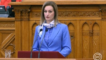 Forsthoffer Ágnes egyeztetésre hívja a kormány és a parlamenti pártok vezetőit - illusztráció