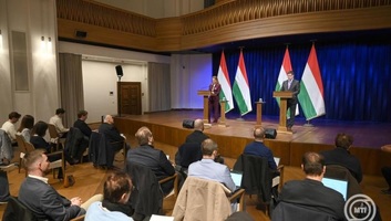 Gulyás Gergely: A kormány segítő kezet nyújt, de előbb ki kell mondani, hogy Budapest csődbe ment - illusztráció