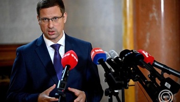 Gulyás Gergely: Egyezség alakult ki a parlamenti bizottsági helyek megosztásáról - illusztráció