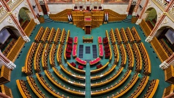 Kétnapos rendkívüli parlamenti ülés összehívását kezdeményezte a kormány - illusztráció