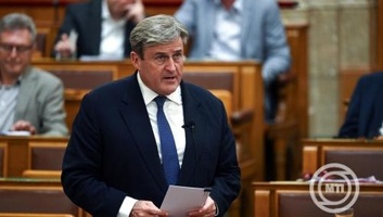 Közel 500 milliárd forintból fejlesztik a villamosenergia-hálózatot - illusztráció