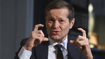 Krausz Ferenc lemondott a Corvin-láncról - illusztráció
