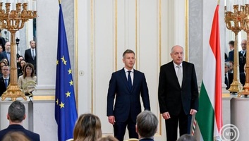 Lejár a határidő: Magyar Péter hétfő reggel felkeresi az államfőt - illusztráció