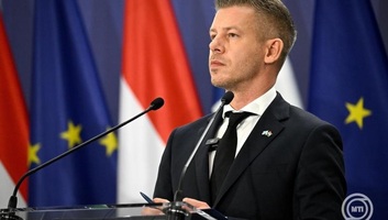 Magyar Péter: A költségvetést drámaian rossz állapotban találtuk az átadás-átvétel után - illusztráció