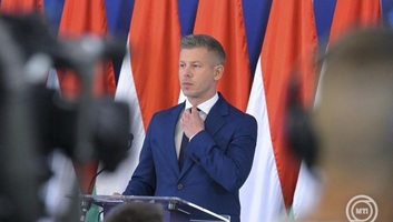 Magyar Péter: A legfőbb ügyész tisztítsa meg szervezetét a magyar Cosa Nostra szereplőitől! - illusztráció