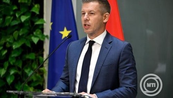 Magyar Péter: Áder János egy igazi közpénzhorgász - illusztráció