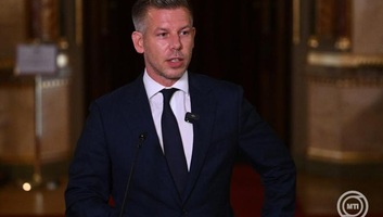 Magyar Péter: Átalakítja az adórendszert a kormány - illusztráció