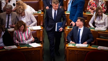 Magyar Péter: Átfogó energiafejlesztési tervet fogadott el a kormány - illusztráció