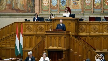 Magyar Péter: Az új köztársasági elnök azzal vállalja a megbízatást, hogy ideiglenes is lehet - illusztráció