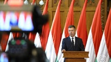 Magyar Péter: Bevezetik a politikusok vagyonosodási vizsgálatát - illusztráció