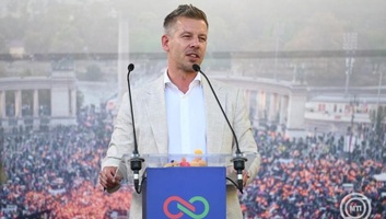 Magyar Péter: Büszkének kell lenni arra, amit a Tisza közössége elért - illusztráció