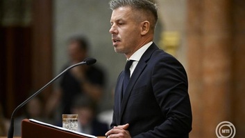 Magyar Péter: Nem látjuk biztosítottnak Szathmáry Zoltán legfőbb ügyésszé választását - illusztráció