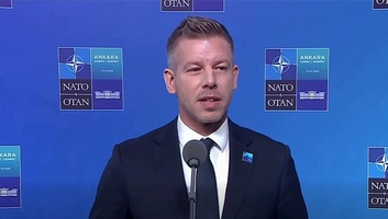 Magyar Péter: Sikerült megerősíteni a világ legerősebb politikai és védelmi szövetségének egységét - illusztráció