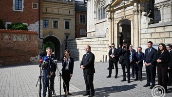 Magyar Péter: Szeretnénk a visegrádi együttműködést feléleszteni - illusztráció