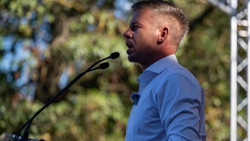 Magyar Péter a Legfőbb Ügyészségnek: Amikor maffiózókat védelmeztek, nem vagytok ilyen önérzetesek - illusztráció