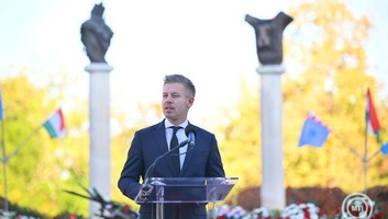 Magyar Péter az aradi vértanúk emléknapján: Méltónak kell lennünk örökségünkhöz - illusztráció