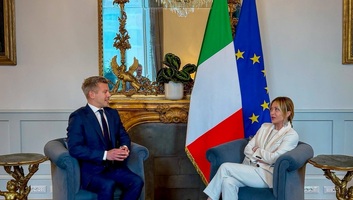 Magyar Péter meghívta Magyarországra Giorgia Melonit - illusztráció