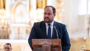 Nacsa Lőrinc: Segítjük a magyar közösségeket itthon és a nagyvilágban - illusztráció