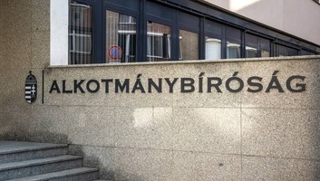 Négy 70 év feletti tagja van az Alkotmánybíróságnak - illusztráció