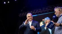 Orbán Viktor: "Békésen emeljük fel hangunkat az önkényuralom ellen"! - illusztráció