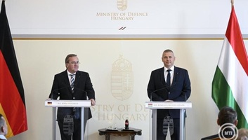 Ruszin-Szendi Romulusz: Magyarország védelme erős honvédségen és együttműködésen alapul - illusztráció