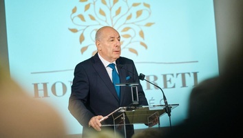 Sándor-palota: Az alaptörvény-módosítási javaslat számos elemében sérti a jogállamiság, a demokrácia és a hatalommegosztás elvét - illusztráció