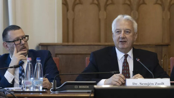 Semjén Zsolt: Ideje, hogy előny legyen, ha valaki magyar - illusztráció