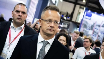 Szijjártó Péter: Magyarország 3,5 éve szorgalmazza a tűzszünetet és a béketárgyalásokat - illusztráció