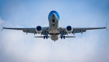 The Guardian: Bécsből magángépek szállítják el az Orbán-kormány alatt meggazdagodottak vagyonát - illusztráció