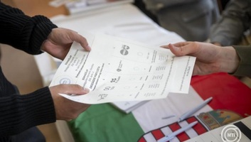 Újabb egyéni választókerületben fordult meg az eredmény: Már 140 mandátum közelében a Tisza - illusztráció