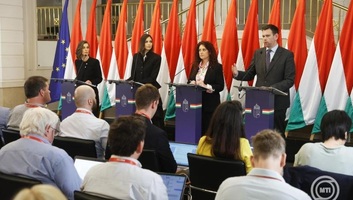 Vendégmunkásokat, környezetvédelmet és oktatást érintő döntéseket hozott a magyar kormány - illusztráció