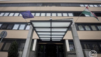 Visszautasította az Alkotmánybíróság a Fidesz egyik, alaptörvény-módosítás elleni beadványát - illusztráció