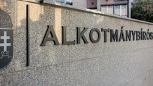 Visszautasította az Alkotmánybíróság az alaptörvény-módosítások elleni Fidesz-KDNP-s beadványokat - illusztráció