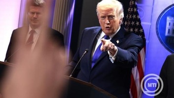Donald Trump több sajtóorgánumot is kitiltott a Fehér Házból - illusztráció