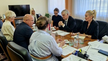 Az EBESZ is figyelemmel kísérné a nemzeti tanácsi választásokat - illusztráció