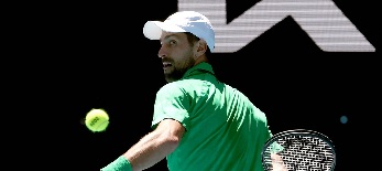 Đoković öt szettben legyőzte Sinnert: Alcarazzal játszik a döntőben - illusztráció