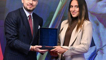 Elismerés Világos Adrianának - illusztráció