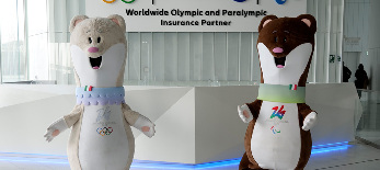 Milánó 2026: Két hermelin, Tina és Milo a kabalafigura - illusztráció