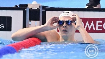 Rövidpályás úszó-vk: Kós Hubert 100 méter háton is világcsúcsot úszott - illusztráció