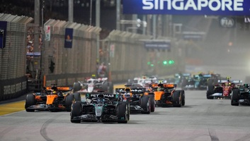 Szingapúri Nagydíj: Russell rajt-cél győzelmet aratott, világbajnok a McLaren - illusztráció
