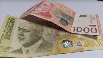 A 6.000 dináros kérdés: Vučić szerint mindenki kéri, az elemzők szerint ez csak a szegénység mutatója - illusztráció