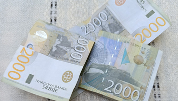 A 6.000 dináros kérdés: Vučić szerint mindenki kéri, az elemzők szerint ez csak a szegénység mutatója - illusztráció
