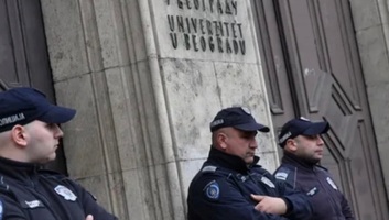 A Belgrádi Egyetem szerint jogsértő volt a rektorátusban tartott rendőrségi akció - illusztráció