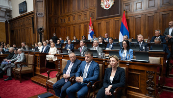 A bizalmatlansági indítványról vitázott a szerb parlament - illusztráció